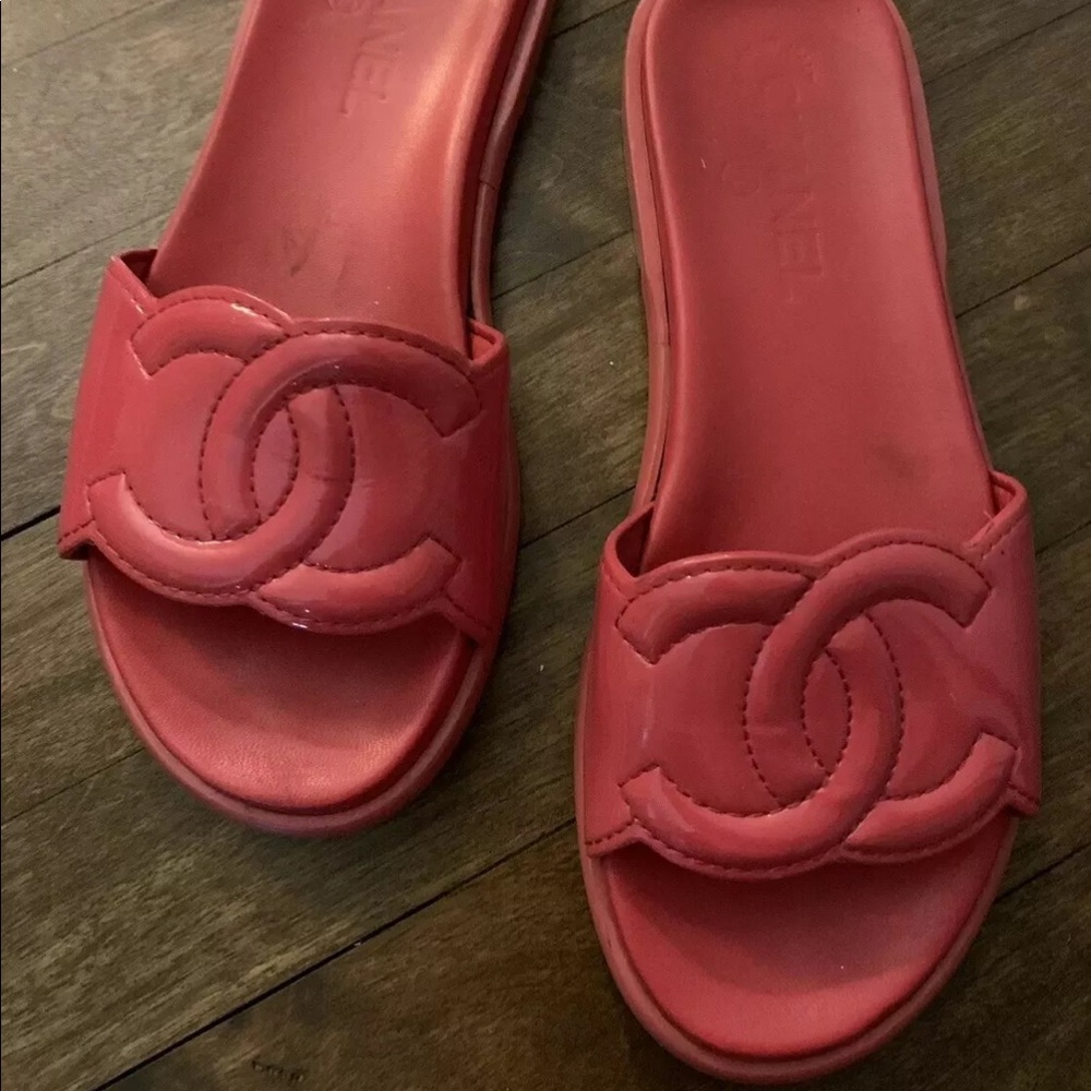 Auth Chanel Pink Patent Leather Slides Sandals 37